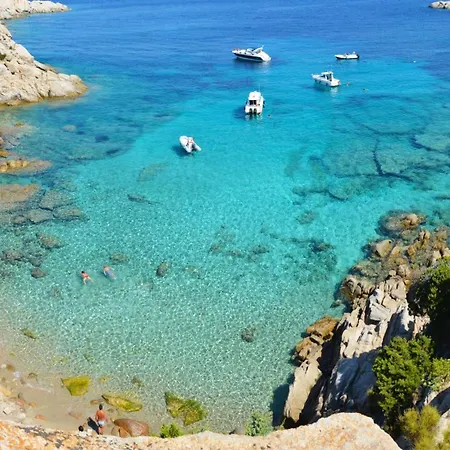 Ξενοδοχείο με διαμερίσματα S'incantu 3*